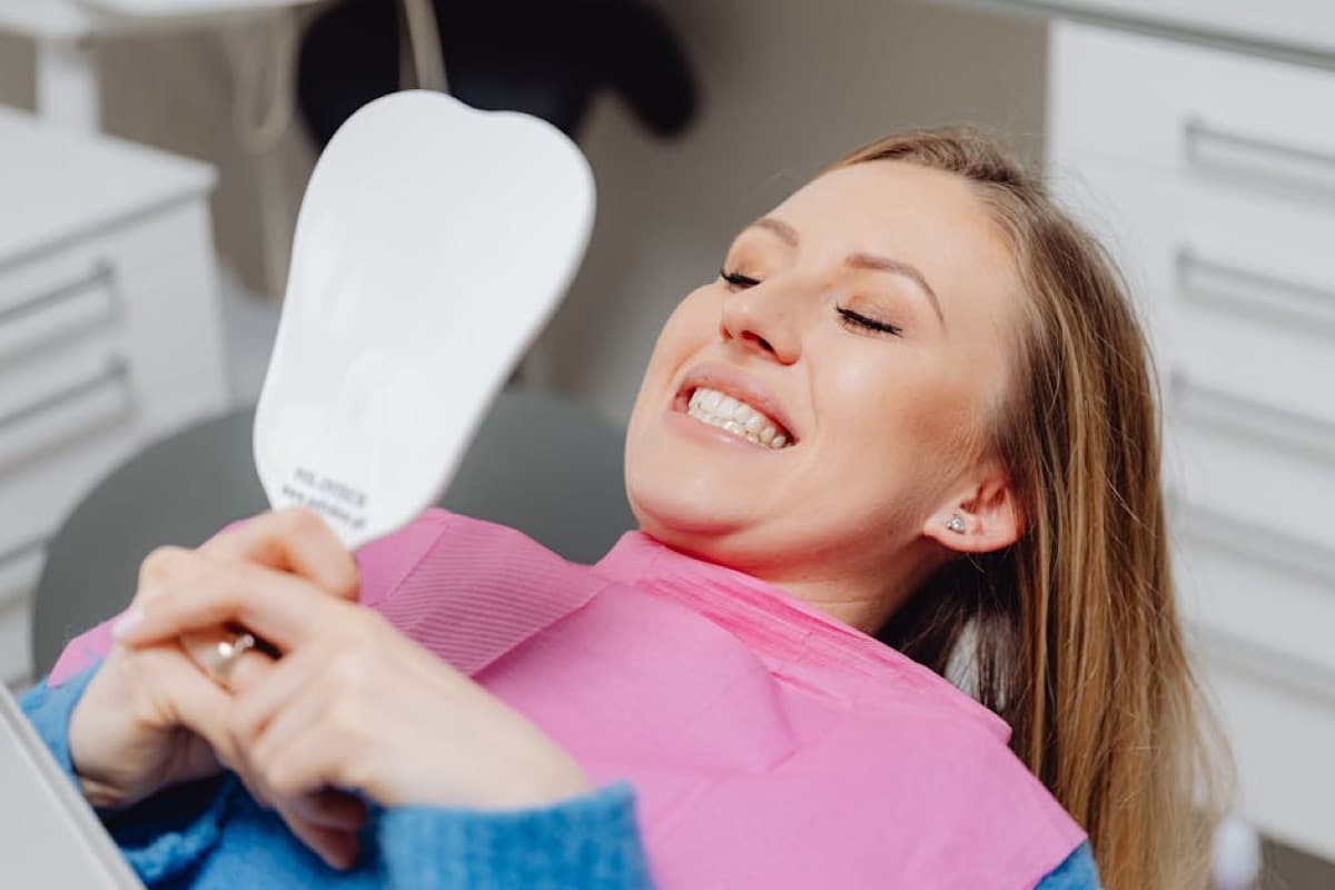 Cât costă un implant dentar în Bacău
