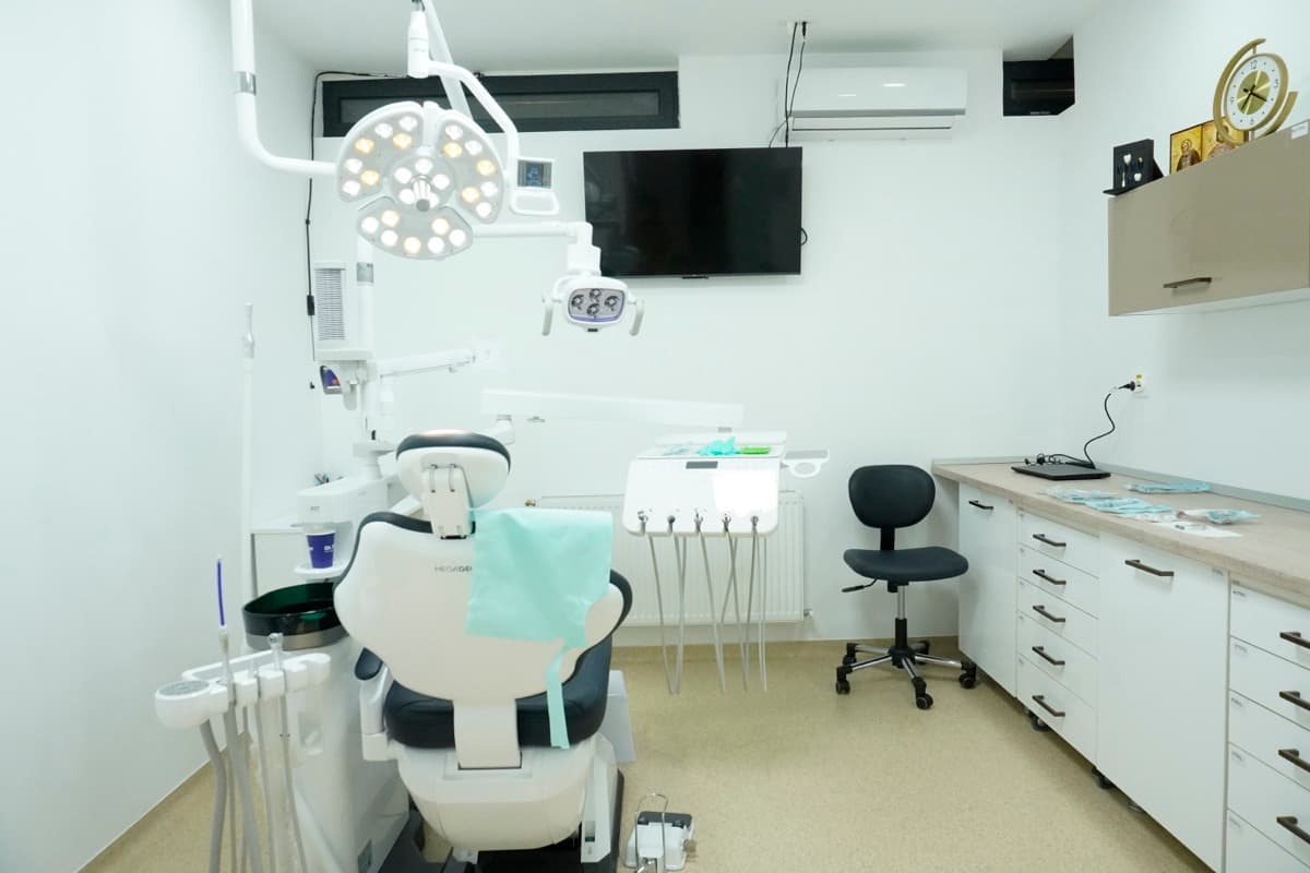 Echipamente medicale de ultimă generație — clinică dentară Bacău | Chromatic Dental Clinic